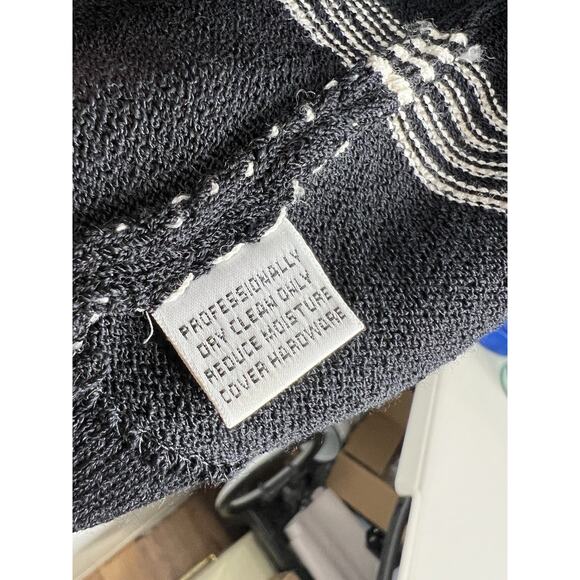 St. John Collection by Marie Gray Womens Black White Sweater Size 12 READ - Picture 9 of 9